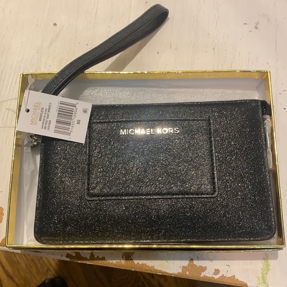 Michael Kors wallet wristlet
